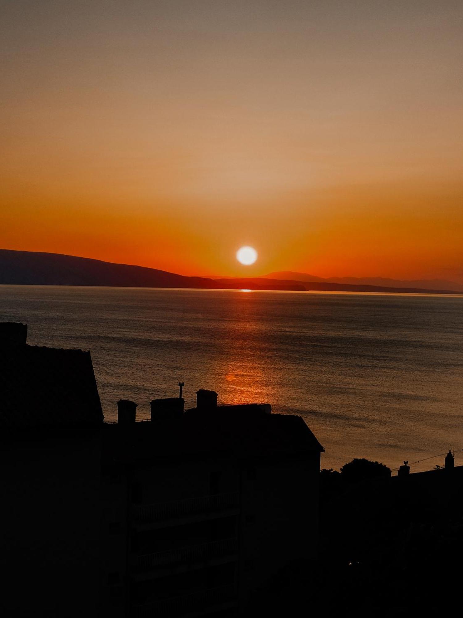Novouredeni Stan S Balkonom I Pogledom Na More Senj  Exterior foto